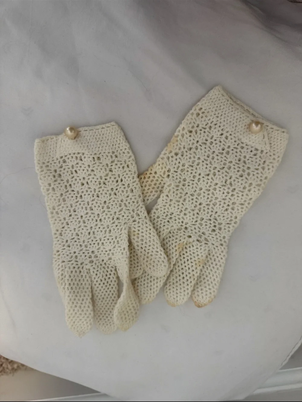 Vintage Cream Crochet Lace Gloves with Pearls